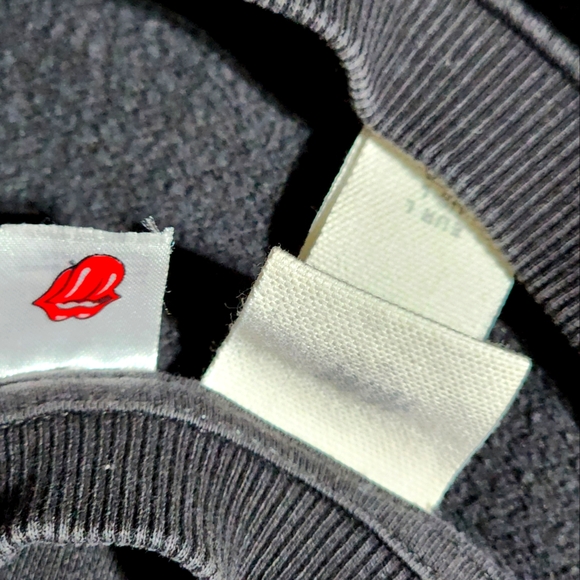 🌼7/13 SOLD•H&M Rolling Stones Mouth Black Pullover Sweater Large - Picture 5 of 5